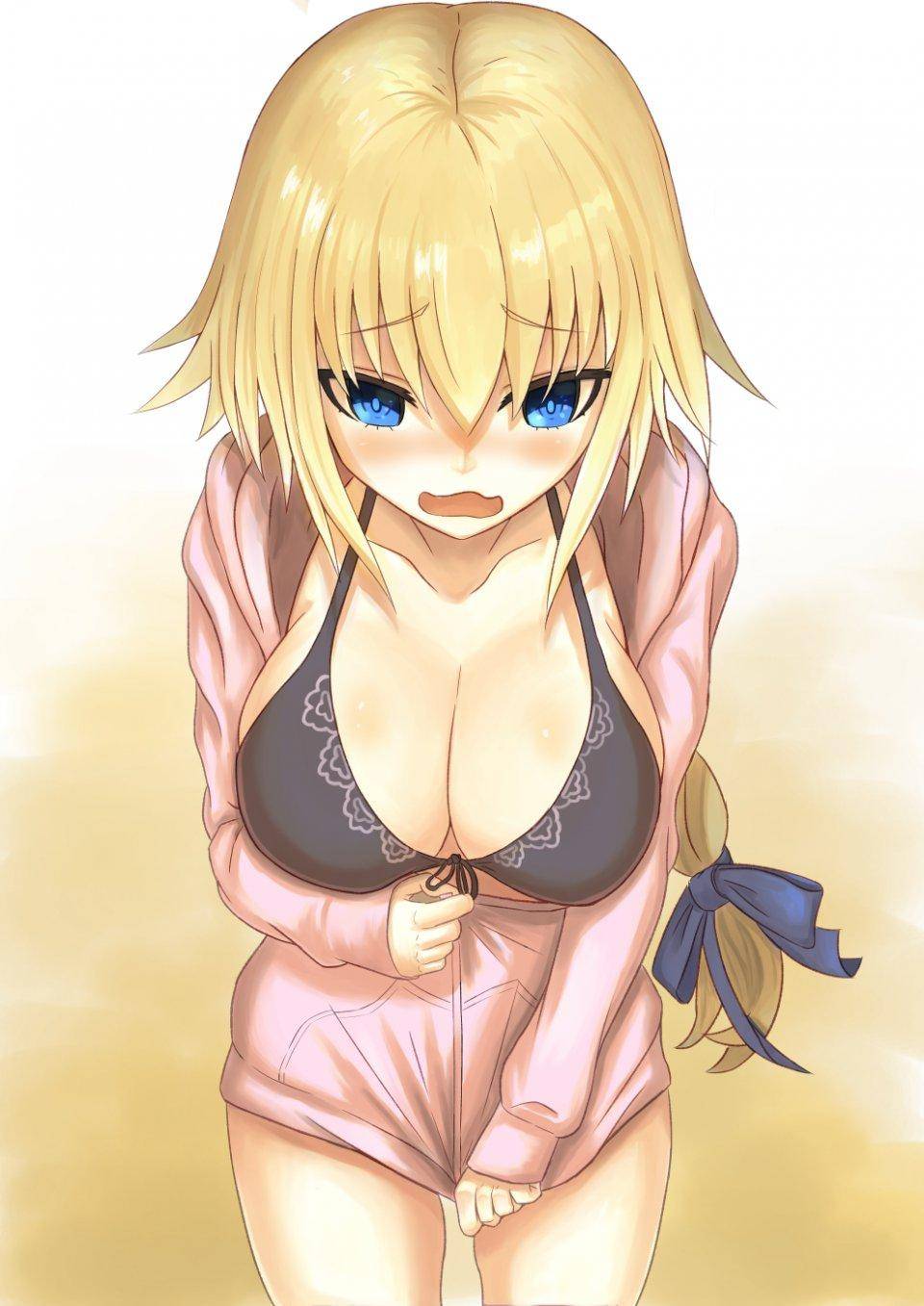 Jeanne - Photo #17